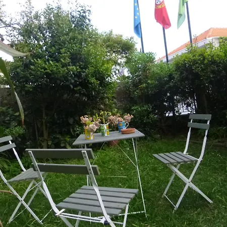 ゲストハウス Residencialusobrasileira レサ・ダ・パルメイラ