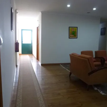 Residencialusobrasileira 3* レサ・ダ・パルメイラ