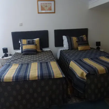Residencialusobrasileira 3* レサ・ダ・パルメイラ