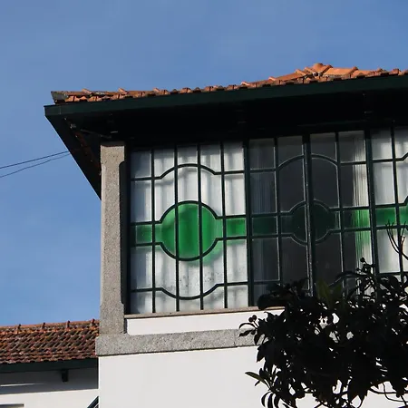 ゲストハウス Residencialusobrasileira レサ・ダ・パルメイラ